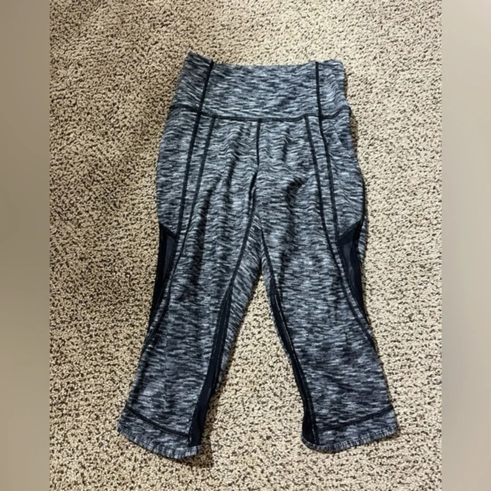 Lululemon women’s capris